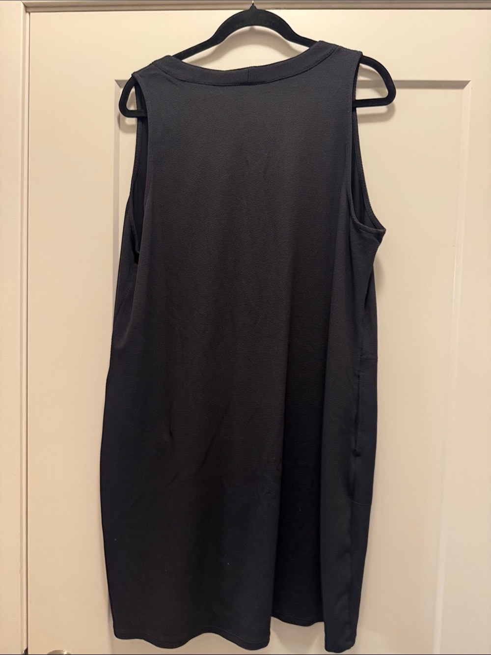 Tommy Bahama Black Textured Polo-Style Top. XL - Picture 7 of 7